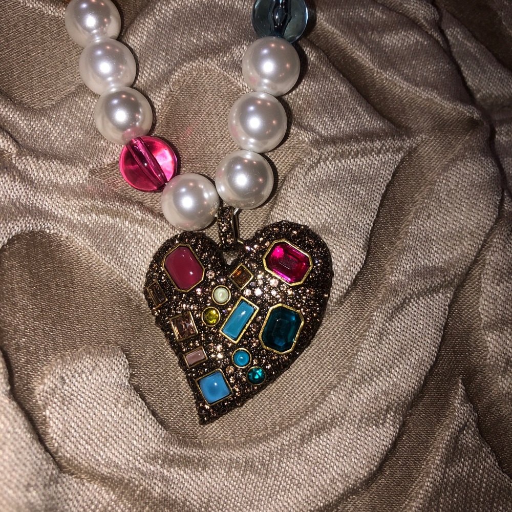 Kurt Geiger Pearl Necklace with Multicolor Gem Heart Pendant - Picture 1 of 6